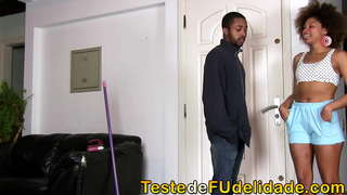 Το αφεντικό από τις πιο εντυπωσιακές ομορφιές αγάπη να σας υπηρέτρια σέξι Giovanna τον Bombom από την άλεση του σπιτιού σας, χρησιμοποιώντας απλά ένα κόκκινο εσώρουχα σκηνή πλήρη και σε επιτόπια Δοκιμή de Fudelidade