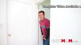 Dostal Mama - Prsat Ryšavka Milf Skúste sa s Ňou Krok-syn