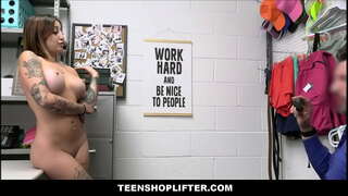 TeenShoplifter.com - Ħmar Żagħżagħ-Pol-Żeffien Maqbuda Serq Mill-Ħwienet Purse