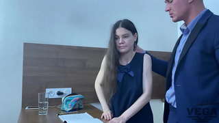 ХАТНІ ЎРОК ВЫЙШАЎ З-ПАД КАНТРОЛЮ, І НАСТАЎНІЦА ЗАХАЦЕЛА ТРАХНУЦЬ ВУЧАНІЦУ Ў ДУПУ