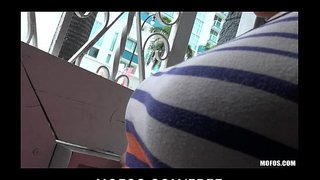 Magnum-tit brunette amicam Sabrina Taylor dat magna publicum BJ