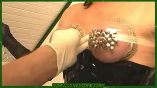 Tits နှင့်အတူဆွဲတံင့္ကစားနှင့်အတူအခြံအပေါက်