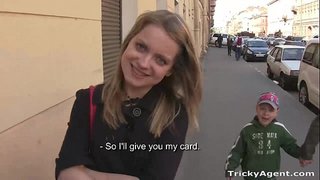 Complicat Agent - pasarica Ei este umed și strâmt