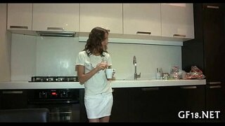 She plays with ದೊಡ್ಡ ಶಿಶ್ನ ವೀರ್ಯ ಹಾರಿಸುವುದು