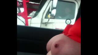 Aussiefox дразнить жүк көліктері