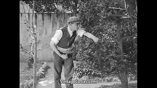 Домохозяин Приманивает Оның Жаңа Бағбан