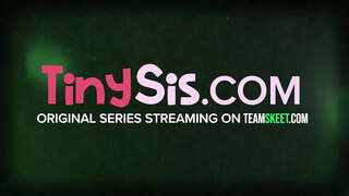 18 ปีเก่าของ Ariana แกรนด์อยู่ที่นี่สำหรับสิ่งหนึ่งและสิ่งหนึ่งเดียวที่จะเอาตรซวยเลย นี่เซ็กซี่มากก้นสวยงามชอบที่จะดูที่หน้าของมที่มีไอ้จ้อนลึกลงไปในลำคอและครางอาเธอร์รึงในชีวิตเป็น pl