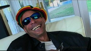 ���ேகன் மன்றோ பெறுகிறார் அவரது மனைவி அவளது இருதரப்பிலும் பலத்த உயிர் சேதம்!