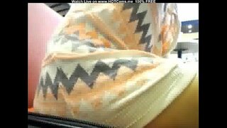 مفلس شقراء مثير مع النظارات العامة مقهى