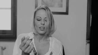 Mia-Pedra-01-SmokeAgony