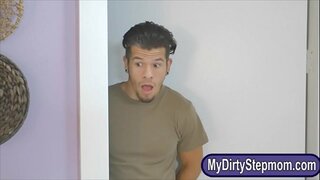 Nova Brooks en Tegan James vvm threeway seks in die slaapkamer