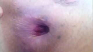 کی کوشش میں ڈال کرنے کے لئے اس کے گدا باہر