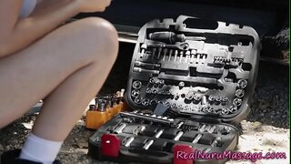 ���่อนนอนกับผู้ชาย masseuse งี่เง่า