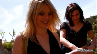 ���धा मुख मा आउटडोर सार्वजनिक सेक्स... र एक Cumshot