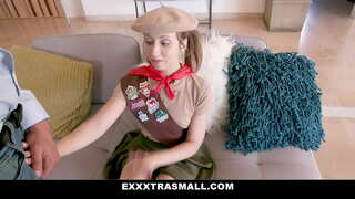 Exxxtra Small - Дафну трахнули огромним члан