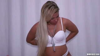 Lehibe Pussy Breziliana mahazo ny mahatahotra endrika cumshot