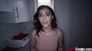 Jeze Beth Inachukua Kina Fucking katika Tight Pussy