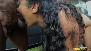 Факе Такси индијска Марина Маја Би-би-си први пут у порно такси