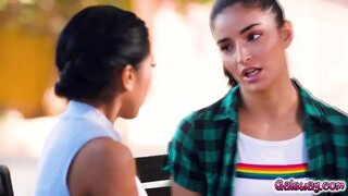 Эмбер мен Эмили сиқырды өзгертуді жоспарлап отыр