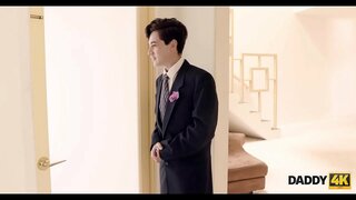 DADDY4K. Whakamataku sex scene i te papa tawhito me tona s.&#039;s ataahua te wahine marena hou