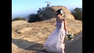 Незадоволни млади напуштена жена дава некои главата тогаш прикован со две kindhearted smoothers