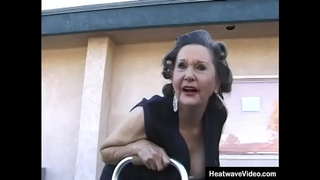 Hen Cywion Troi Triciau #1 - Jeanette, Dave Hardman, Dick Cas - Henaint granny fucked gan ddau perverts